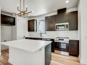4127 E 12th ST 4, Austin TX 78721