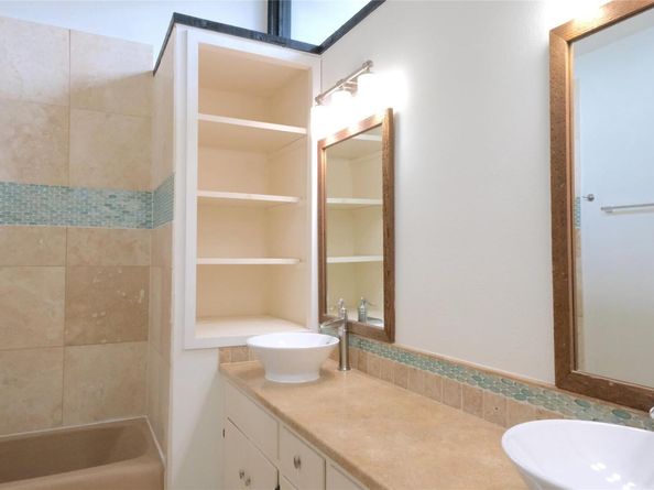 808 Vanguard ST, Lakeway TX 78734