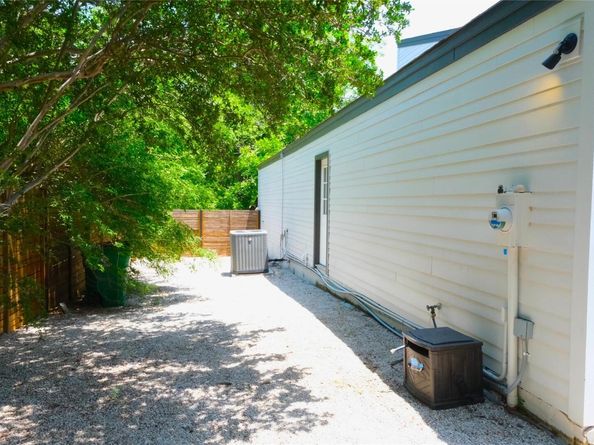808 Vanguard ST, Lakeway TX 78734