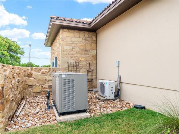 1116 Watercliffe DR, Lago Vista TX 78645