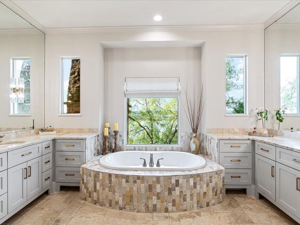 1116 Watercliffe DR, Lago Vista TX 78645