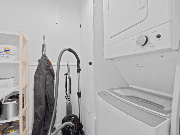 8801 Redfield LN, Austin TX 78758