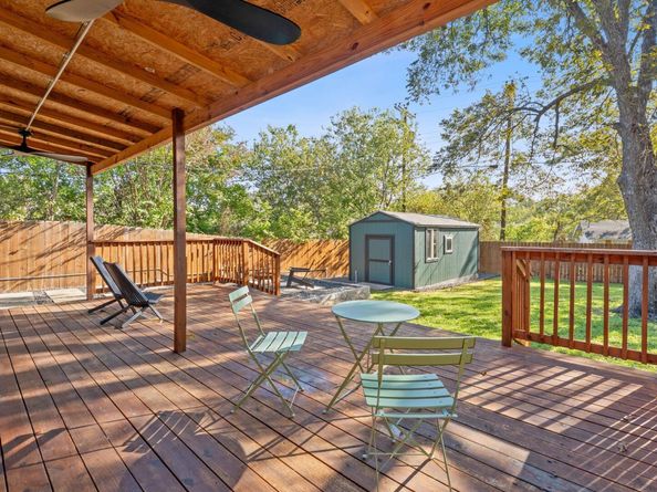 8801 Redfield LN, Austin TX 78758