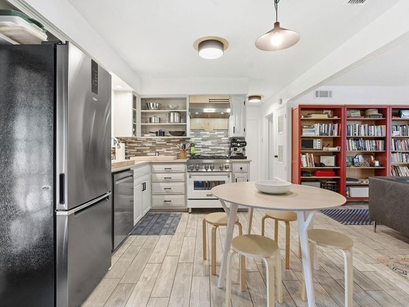 8801 Redfield LN, Austin TX 78758