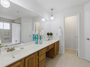 5305 Wolf RUN, Austin TX 78749