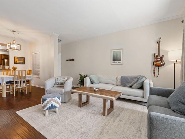 6000 Shepherd Mountain CV 302, Austin TX 78730