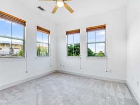 2520 Bluebonnet LN 62, Austin TX 78704