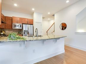 2520 Bluebonnet LN 62, Austin TX 78704