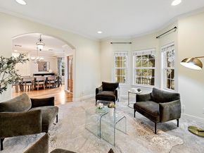 22 Hedgebrook WAY, The Hills TX 78738