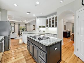 22 Hedgebrook WAY, The Hills TX 78738