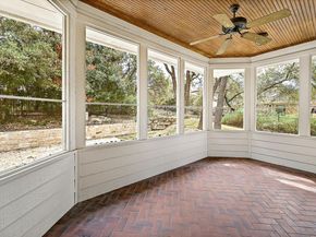 22 Hedgebrook WAY, The Hills TX 78738