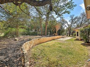 22 Hedgebrook WAY, The Hills TX 78738