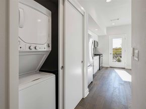 1800 E 4th ST 205, Austin TX 78702