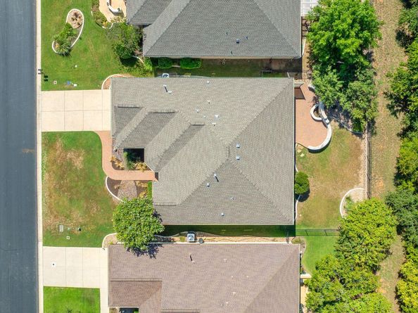 203 Independence Creek LN, Georgetown TX 78633