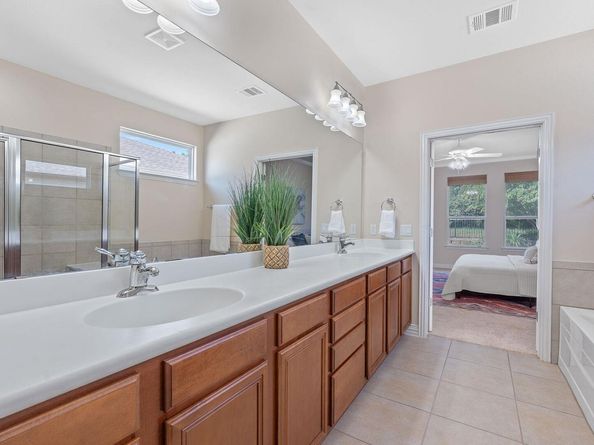 203 Independence Creek LN, Georgetown TX 78633