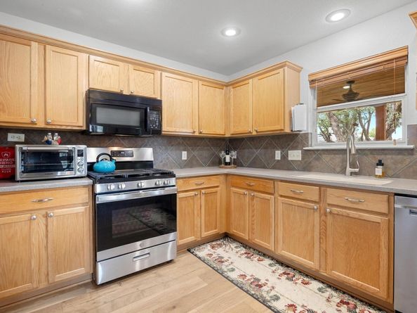 3462 Flowstone LN, Round Rock TX 78681