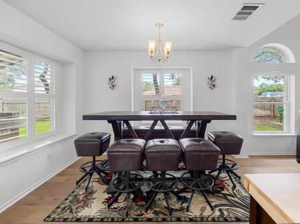 3462 Flowstone LN, Round Rock TX 78681