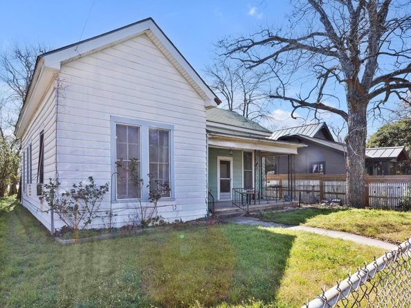 2705 E 2nd ST, Austin TX 78702