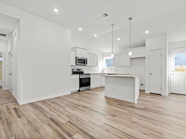 241 Ironshoe TRL, Liberty Hill TX 78642