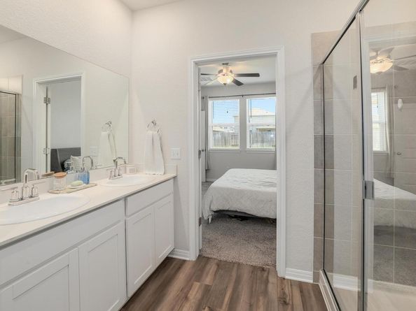 208 Wild Spur LN, Liberty Hill TX 78642