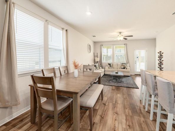 208 Wild Spur LN, Liberty Hill TX 78642
