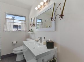 1110 W Oltorf ST, Austin TX 78704