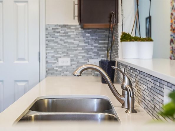 1613 Airedale RD 1503, Austin TX 78748