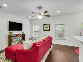 1613 Airedale RD 1503, Austin TX 78748