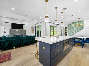 2002 E 8th ST, Austin TX 78702