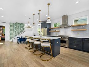 2002 E 8th ST, Austin TX 78702