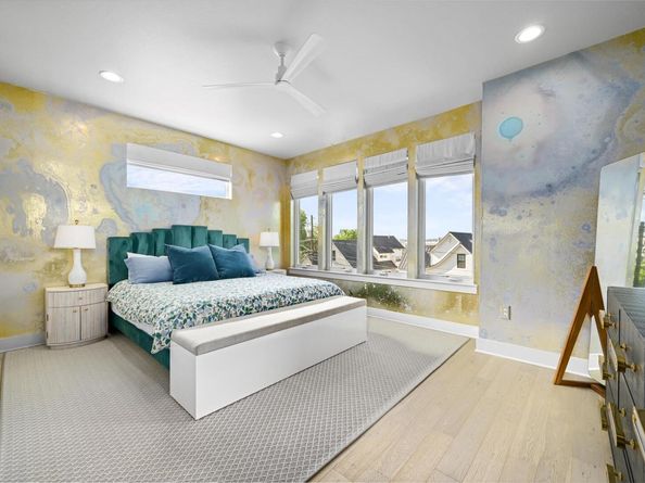 2002 E 8th ST, Austin TX 78702