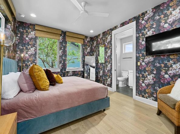 2002 E 8th ST, Austin TX 78702