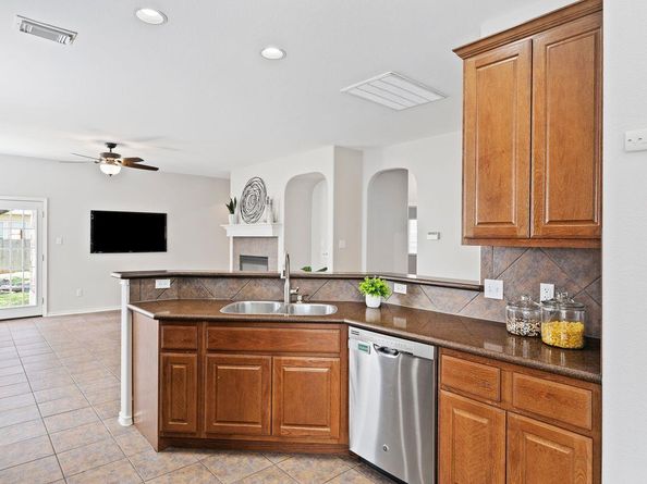 3721 Pine Needle CIR, Round Rock TX 78681