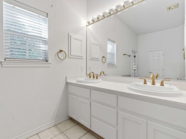 700 Barrett LN, Austin TX 78733