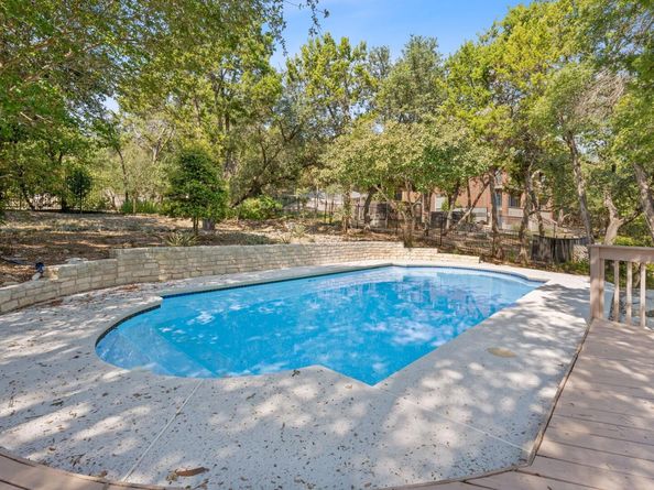 700 Barrett LN, Austin TX 78733