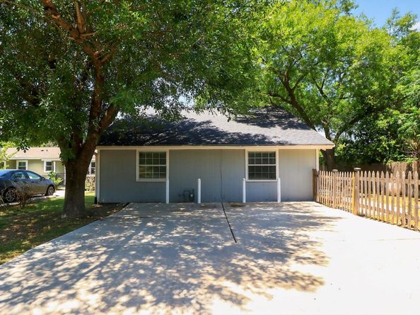 1303 Vine ST, Georgetown TX 78626