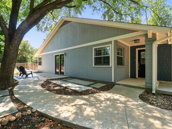1303 Vine ST