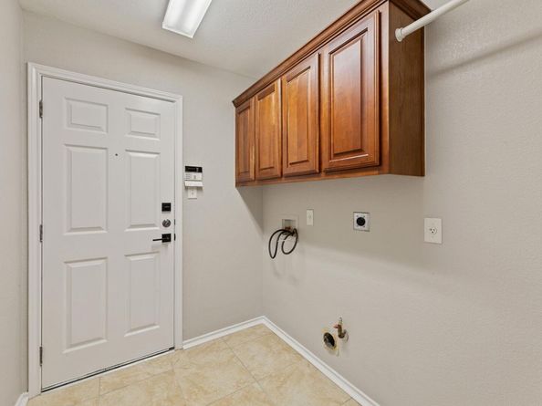 1129 Wigwam DR, Leander TX 78641