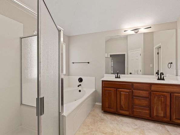 1129 Wigwam DR, Leander TX 78641