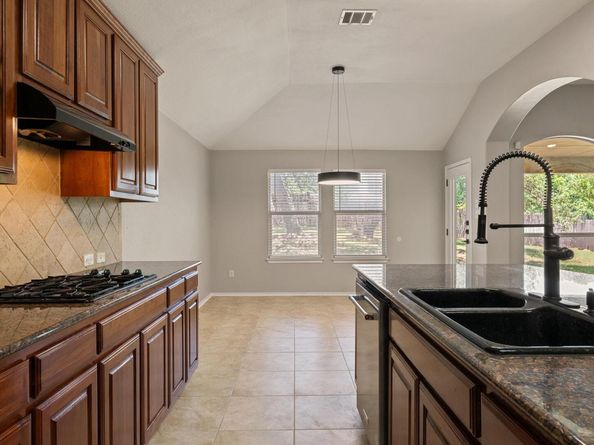 1129 Wigwam DR, Leander TX 78641