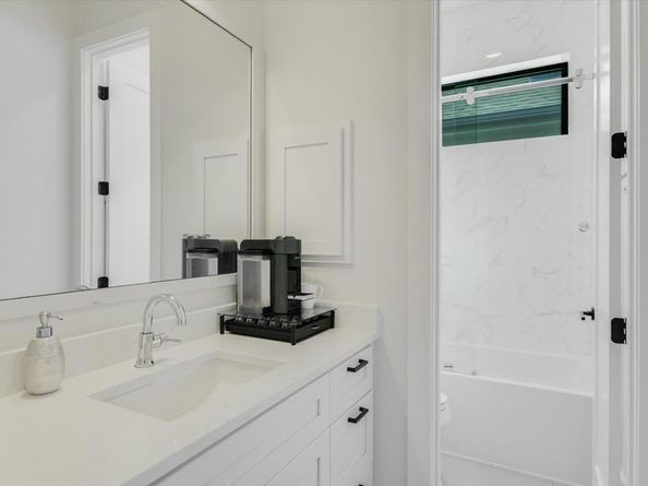 13322 Galleria CIR, Austin TX 78738