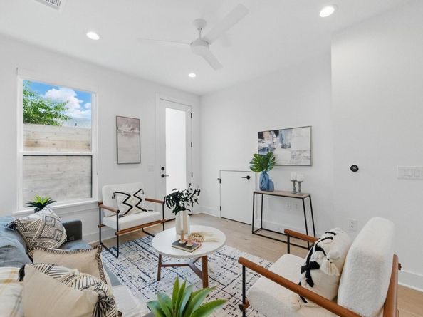 2105 SL Davis Ave. #2, Austin TX 78702