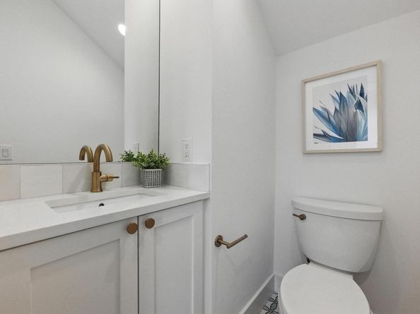 2105 SL Davis Ave. #2, Austin TX 78702
