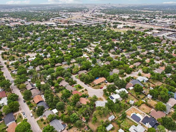 7503 Carriage DR, Austin TX 78752