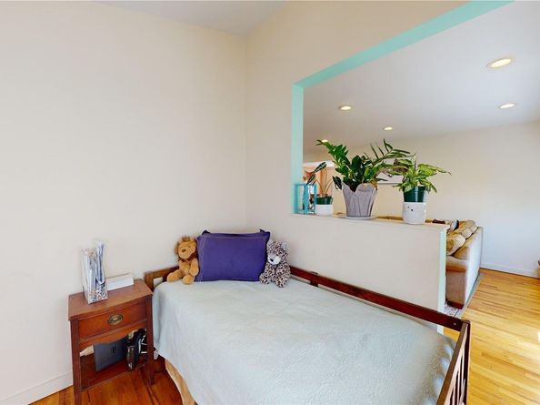 14 Alemeda Street, Inwood NY 11096