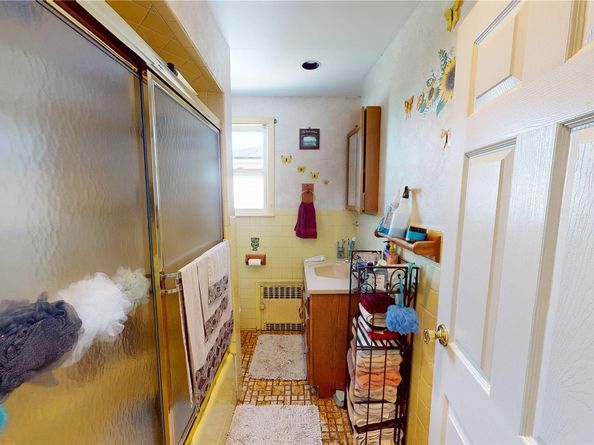 14 Alemeda Street, Inwood NY 11096