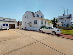 14 Alemeda Street, Inwood NY 11096