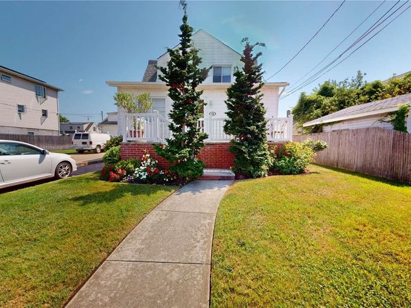 14 Alemeda Street, Inwood NY 11096