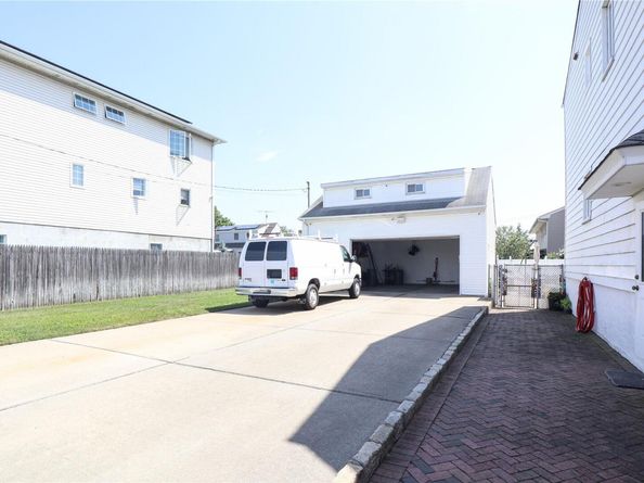 14 Alemeda Street, Inwood NY 11096