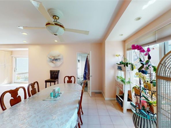 14 Alemeda Street, Inwood NY 11096